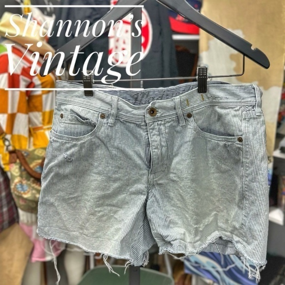 Madewell sz 30 striped distressed denim shorts A27